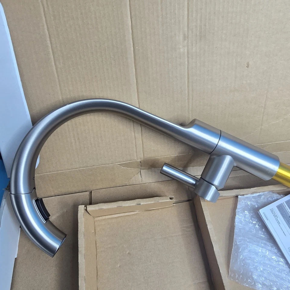 Delta 19824LF-SP Keele Spotshield Acero Inoxidable Grifo de Cocina Extraíble ARAÑAZOS  Foto 1 de 4