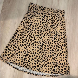 Midi Satin Rock Leoprint Gr. XL - Bild 1 von 9