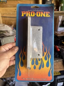 Staffa montaggio posteriore serbatoio olio Pro-One Harley Davidson Softail billetta inutilizzata - Foto 1 di 9