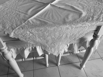 Linge Ancien Nappe Fil  De Lin Richement Brodé Et Dentelle Fleur De Lys - Photo 1/4