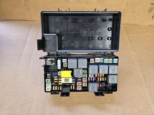 Jeep Liberty Nitro TIPM 2008 módulo de alimentación integrado caja de relé de fusibles 04692235AG - Imagen 1 de 5