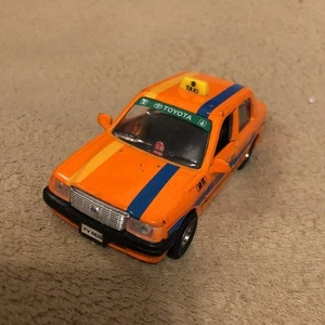 Toyota Crown Comfort Kanto Taxi Diecast Car Carven VF - Picture 1 of 3