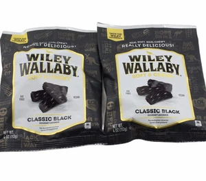 Paquete de 2 bolsas de caramelos Wiley Wallaby estilo australiano regaliz gourmet negro de 4 oz - Imagen 1 de 5