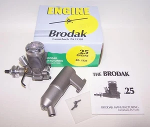 New In Box Brodak .25 Glow Control Line Model Airplane Engine - Picture 1 of 3