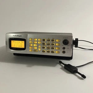Radio Shack Pro-2096 scanner digitale trunking configurazione completa alimentazione e antenna dipolo - Foto 1 di 16