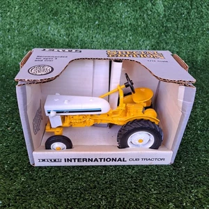 ERTL International Cub 1964-1976 Diecast Tractor 1:16 Scale - Picture 1 of 15