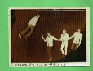 #T99. #16. 1960s MUSIC FAN PHOTOGRAPH OF THE BEATLES AT LONDON PALLADIUM - Picture 1 of 2