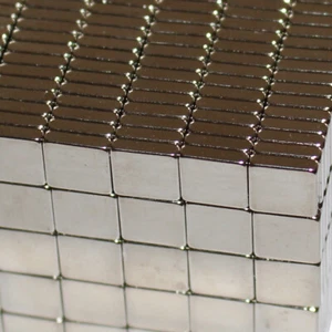 5 PEQUEÑOS IMANES CUADRADOS DE NEODIMIO FUERTES 8x8x2 mm NdFeB N45 BLOQUE GEOCACHING 1,8 KG - Imagen 1 de 2