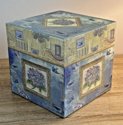 Bobs Boxes (caja de regalo) 7x7x7 Hortensia's 2003 artista Shabeth K Browd* (por LANG) Foto 1 de 4