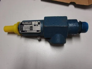 WELLMARK 1" THREADED SAFETY RELIEF VALVE #W9501-RSA 200 ~ NEW OLD STOCK - Picture 1 of 4