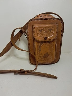 Cartera de cuero tallada a mano de caballo de colección Foto 1 de 4