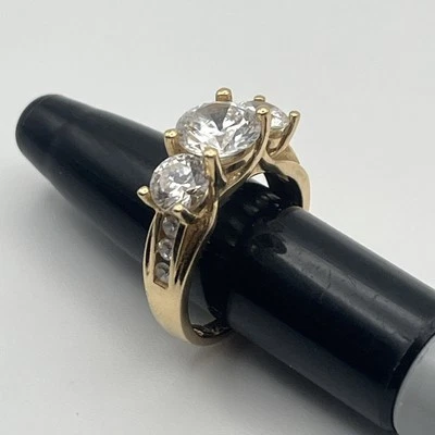 DQ 14k 黄金戒指 带 CZ 石。 4.8 克 “Celebrate”尺寸 6 — 第 1/4 张图片