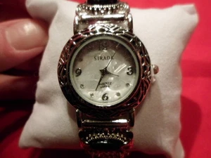 Handgefertigte Uhr mit schwarzem Achat & österreichischem Kristall & japanischem Uhrwerk - 21,00 Karat - Bild 1 von 4