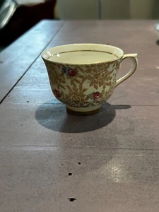 Colclough Bone China tea cup made in England 1940's - Picture 1 of 5