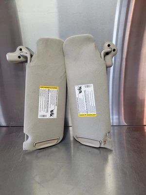 2003-2006 Cadillac Escalade ESV EXT Front Left & Right Illuminated Sun Visor OEM - Image 1 of 4