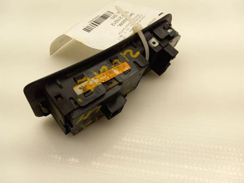 Interruptor puerta delantera izquierda conductor VIN 1 4º dígito 13-16 Chevrolet Malibu 20830824 Foto 1 de 4