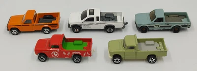 Lote de 5 picapes importadas fundidas Mazda Nissan Datsun Hot Wheels Matchbox 1:64 - Imagem 1 de 4