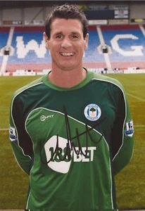 WIGAN: MIKE POLLITT SIGNED 6x4 PORTRAIT PHOTO+COA - Picture 1 of 1
