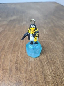2004 Playing Mantis Penguin On Ice Block - Picture 1 of 14