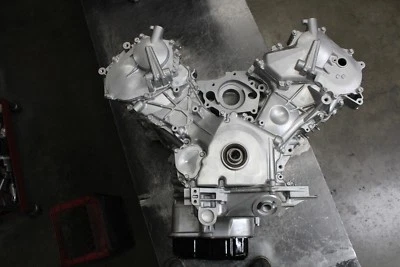 Nissan VK56DE 5.6L Armada Titan Remanufactured Engine 2006-2010 - Image 1 of 3