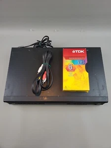 JVC VHS DVD Combo Player HiFi No Remote TESTED WORKING HR-VRC18 - Picture 1 of 5