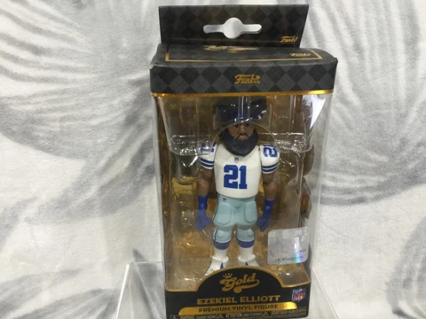 Funko Gold Exclusive NFL Premium Vinyl Chase Ezekiel Elliott Dallas Cowboys New Cover