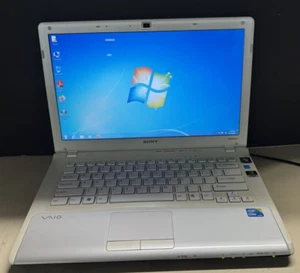 Vintage Sony VAIO VPCCW21FX 14" White Laptop i3 M330 2.13GHz 4GB RAM NVIDIA - Picture 1 of 8