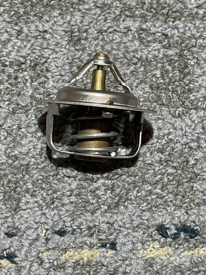 NEW Genuine OEM Kia Engine Coolant Thermostat - KHE41-15171 (82°C) - Image 1 of 4