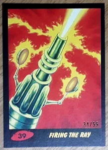 2017 Mars Attack's The Revenge Black Card 39 FIRING THE RAY. - Picture 1 of 3