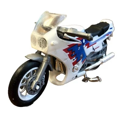 Yatming Sport Bike Motorcycle White w/Fairing # 1336 - About 1:26 Scale Red Blue - Image 1 of 4