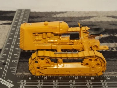 Ertl Oliver OC-3 Dozer w/metal tracks 1/16 Diecast Industrial Replica - Image 1 of 4