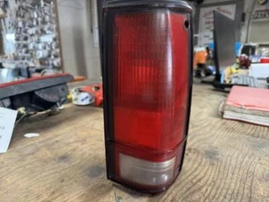 94 S10 Blazer BLACK Trim RH Tail Lamp 85-94 OEM - Picture 1 of 3