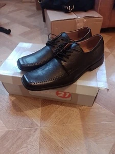 Scarpa uomo Route 21 in pelle nera con cuciture a pannello taglia 8 nuova con scatola - Foto 1 di 7