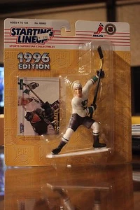 1996 Paul Kariya novato alineación inicial figura deportiva - Anaheim Mighty Ducks - Imagen 1 de 2