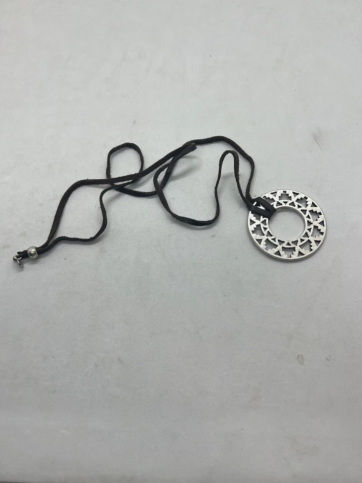 Lucky Brand коричневый кожаный шнур женщин ожерелье круглый посеребренный медальон - Изображение 1 из 1