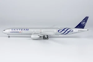 NG Models 1:400 Air France Boeing 777-300ER F-GZNT (73019) 'SkyTeam' Model Plane - Picture 1 of 6