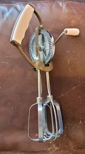 Vintage T & S (Torrington, Conn) Egg Beater, Rotary Hand-Mixer PINK - Picture 1 of 5
