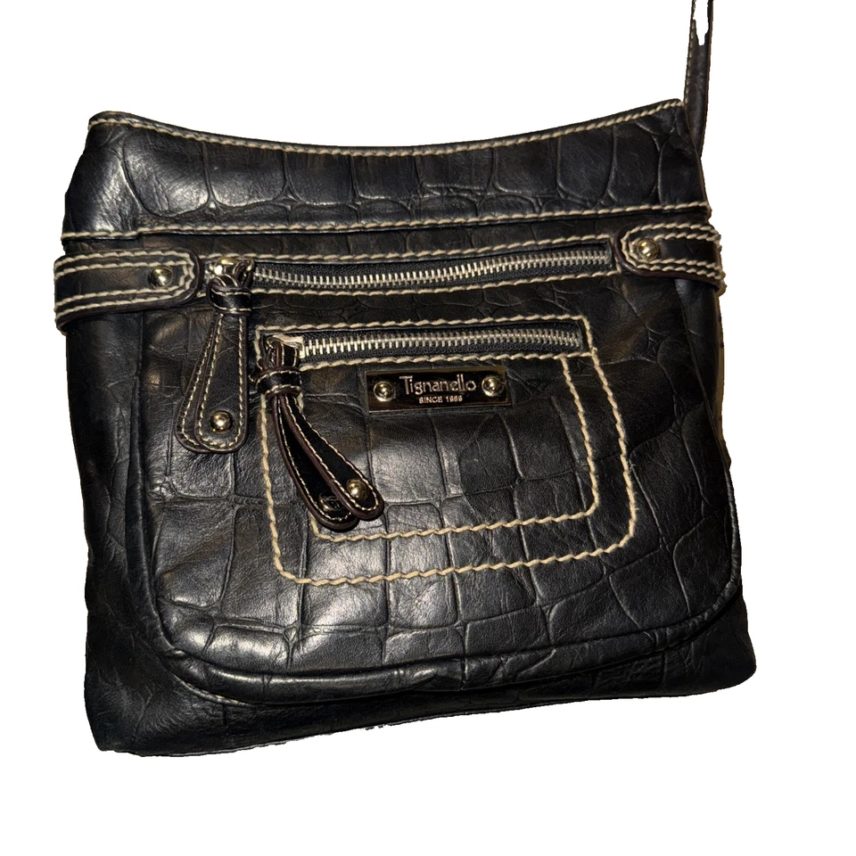 Bolsa tiracolo Tignanello preta jacaré em relevo com fio - Imagem 1 de 4