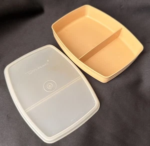 Fiambrera dividida vintage Tupperware beige 813-4 814-4 hecha en EE. UU. - Imagen 1 de 4
