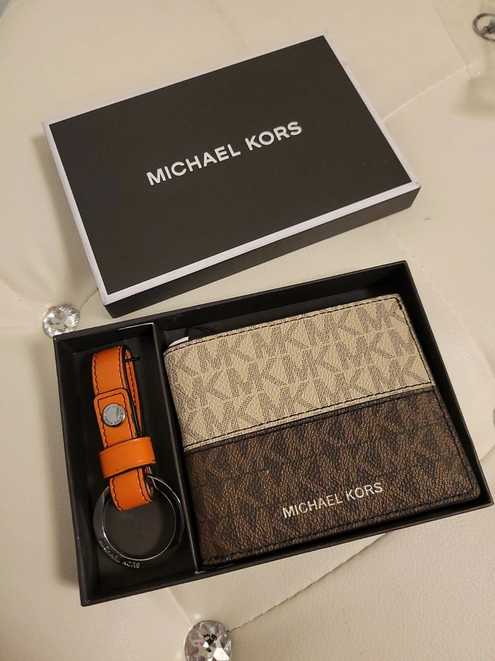 MICHAEL KORS MEN’S WALLET & KEY CHAIN GIFT SET BRN/HMP/ORG MSRP $168 - Image 1 of 4