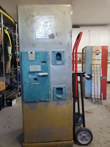 Vintage 7-Up SelVend S-47 Soda Machine - Picture 1 of 8