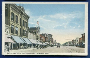 Vecchia cartolina Winfield Kansas Main Street sud dall'ottava strada - Foto 1 di 2