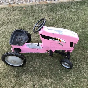 Pedal Tractor New Holland - Picture 1 of 8