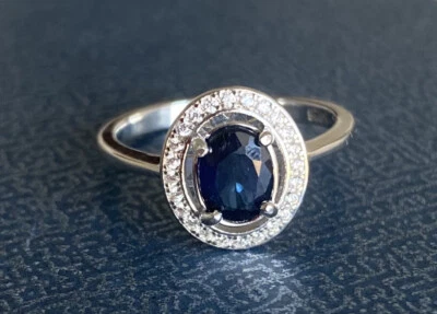 Meraviglioso Anello Con Zaffiro Naturale 6x8mm E Zircone, Argento 925  - Immagine 1 di 4