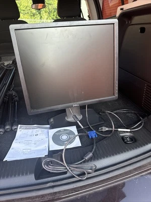 Dell P1913s LED 19" LCD Professional Monitor With Stand And Cords - Image 1 of 4