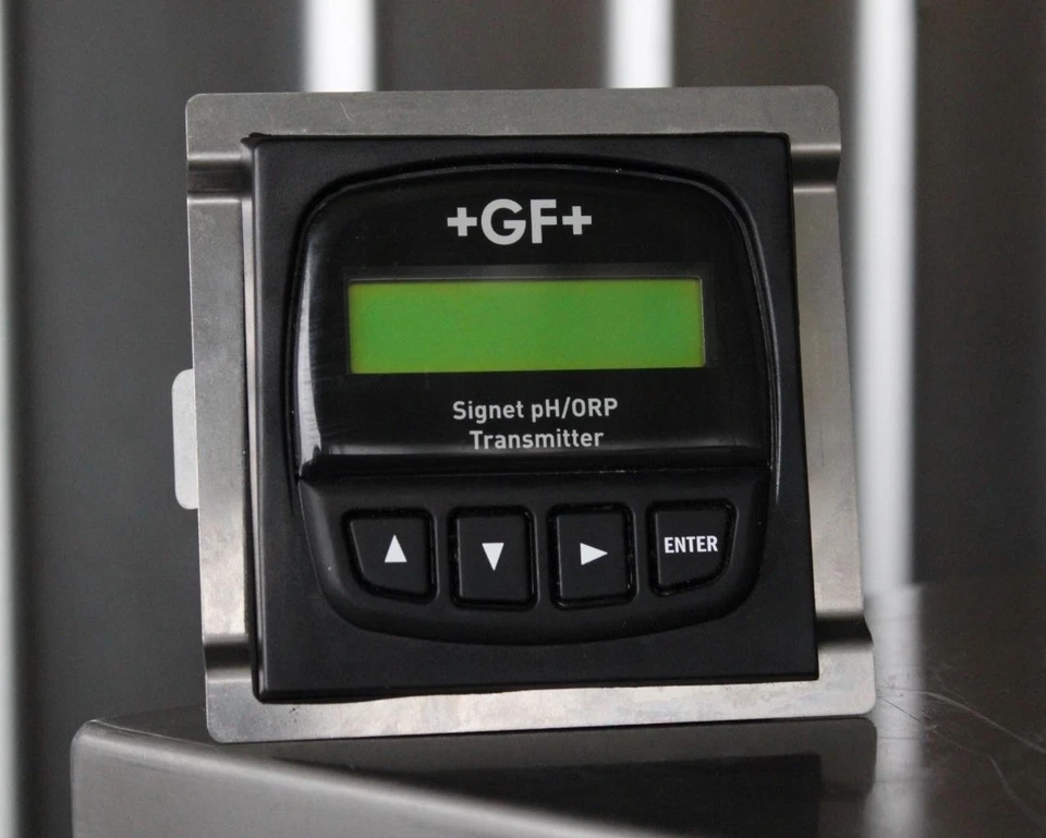 Georg Fischer +GF+ Signet 8750 pH/ORP Transmitter 3-8750-1P Panel Mount 387501P - Image 1 of 1