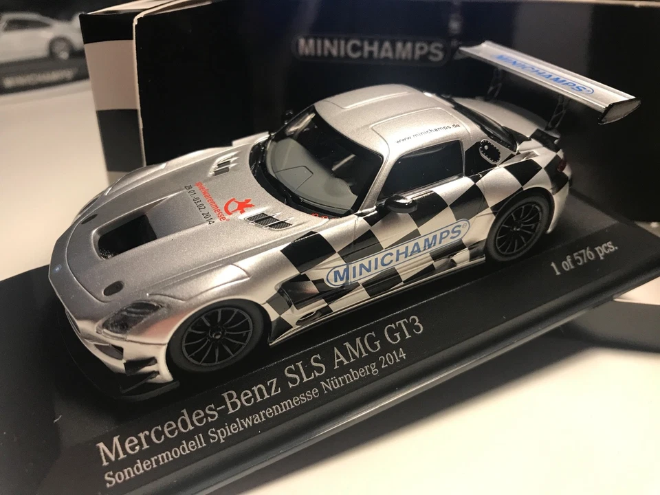 Minichamps 1:43 Mercedes-Benz SLS 'Nürnberg' - Bild 1 von 4