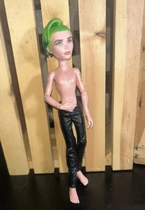 Monster High Puppe Junge Deuce Gorgon Boo York 2008 Mattel grüne Haare schwarze Hose - Bild 1 von 5