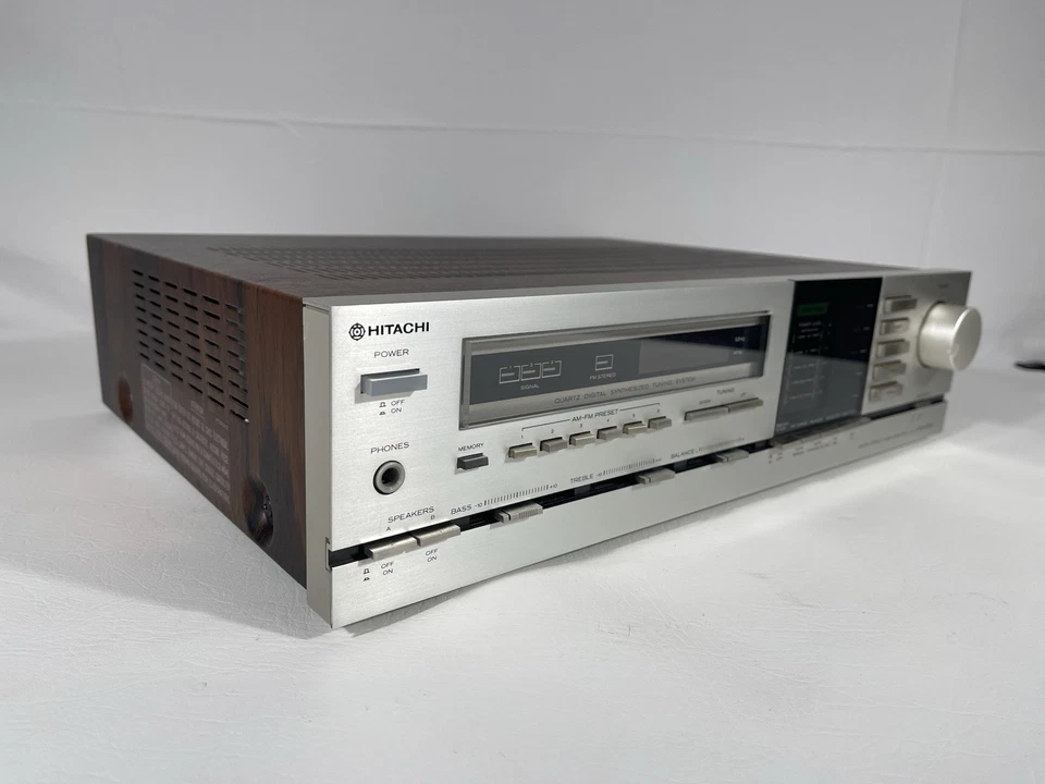 Hitachi HTA — 4000, винтажный кварцевый цифровой стерео тюнер-усилитель AM/FM — чистый! - Изображение 1 из 4