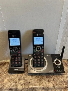 AT&T CL82219 Telefon bezprzewodowy Główna sekretarka Podstawa ładowarki z zestawami słuchawkowymi - Zdjęcie 1 z 8